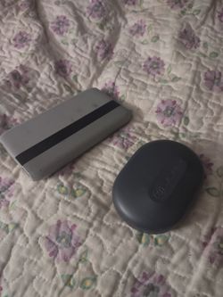 Bluetooth Earbuds and Wireless Charger combo-deal