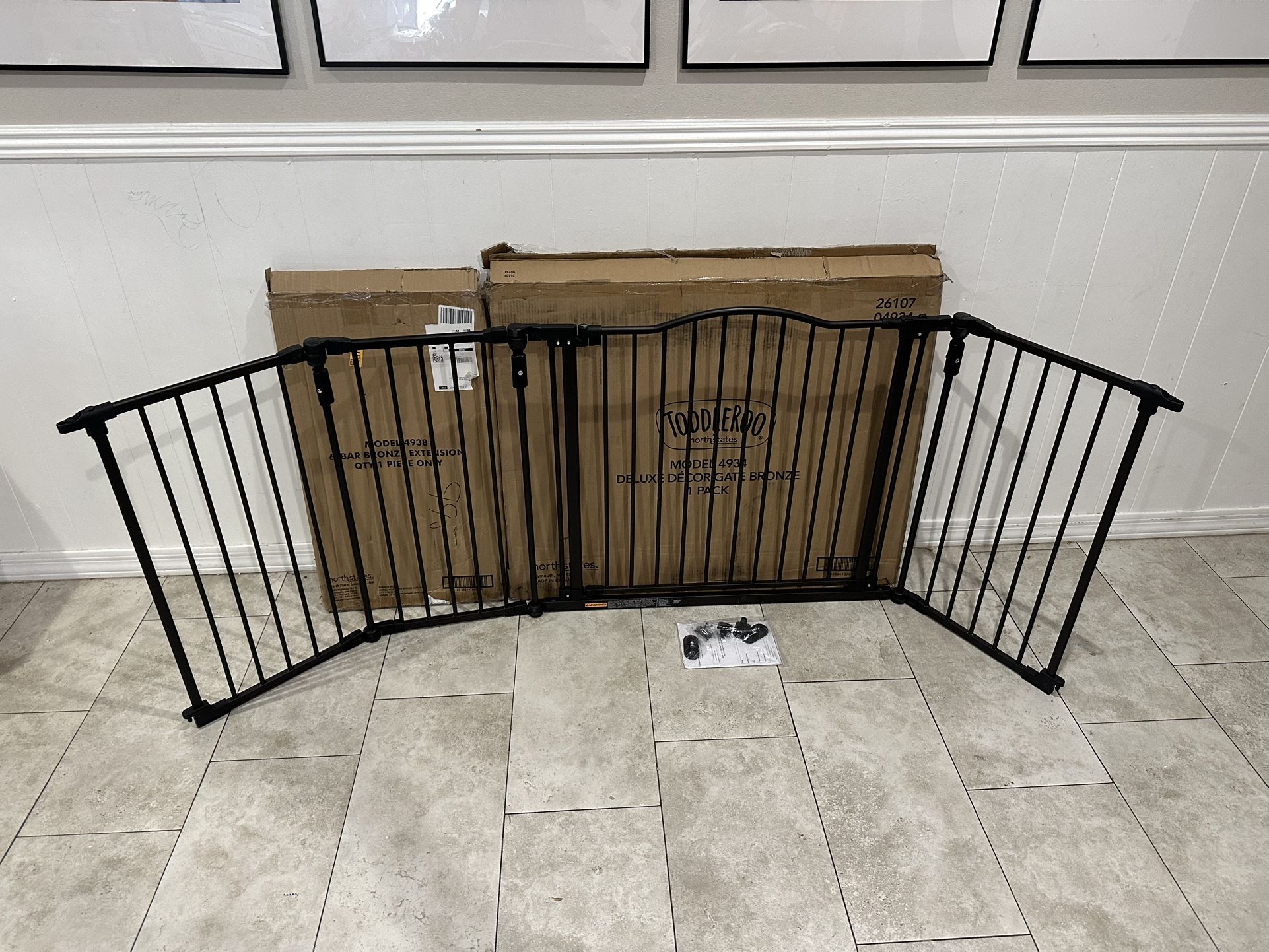 Extra Wide Deluxe Decor Pet Gate / Baby Gate - Fits Openings 38.3” - 87”