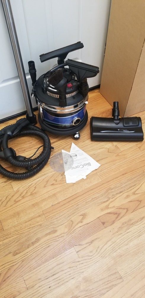 New Cond Filte Queen 360 Moel With ATTACHMENT , DEFENDER , WORKS EXCELLENT , AMAZING POWER SUCES , IN THE BOX