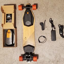 Boosted Board V2 + (Extra Battery For Extended Range)