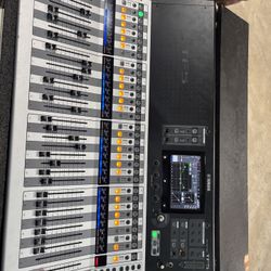Mixer Yamaha Tf5