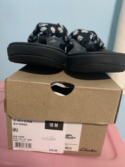 Clarks Black daisies Sandals