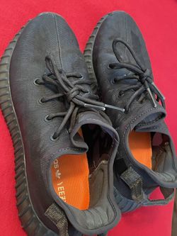 Adidas yezzy Shoes Black, Size 10  1/2