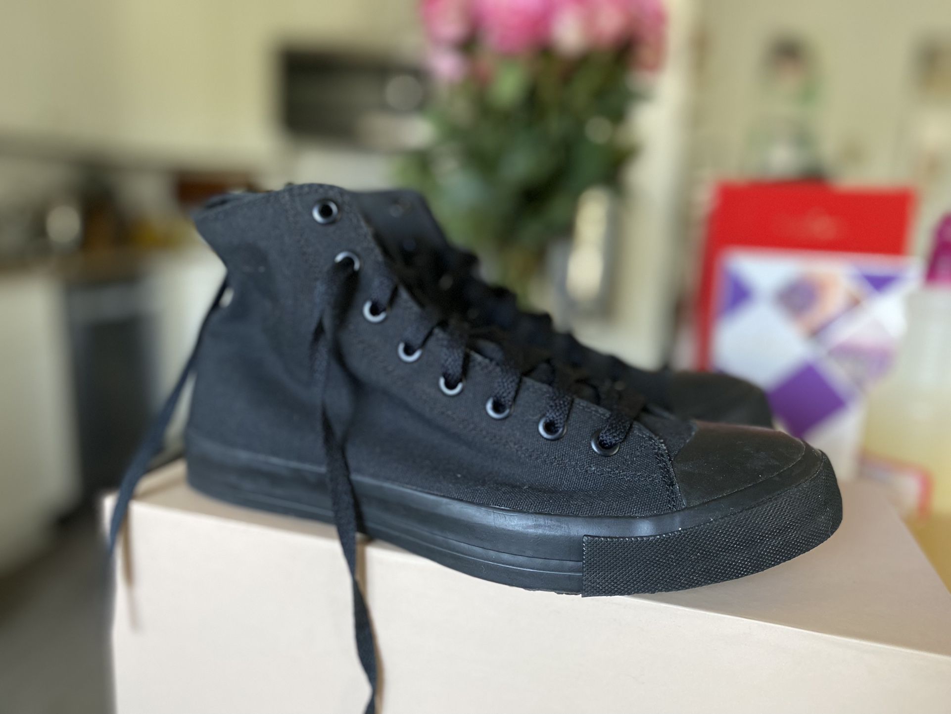 Shoes For Crews Black Non-Slip High Tops Sneakers. Men's Size 9. Slip & Oil  Resistant Converse Chuck Taylor Look Alike. for Sale in San Diego, CA -  OfferUp
