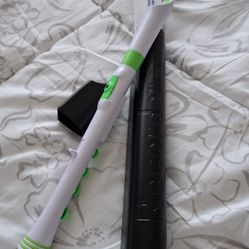 Nuvo Recorder  White And Green.