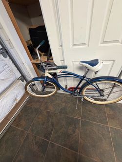 Schwinn Legacy Beach Cruiser Bike – Blue & White