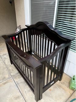 Baby Appleseed Convertible Crib in Espresso