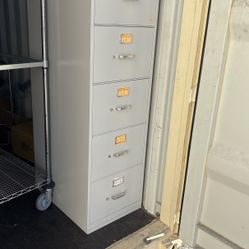 Filing Cabinet Industrial heavy duty. 5’0 Ft Tall
