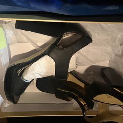 Size 11 Woman’s Michael Kors