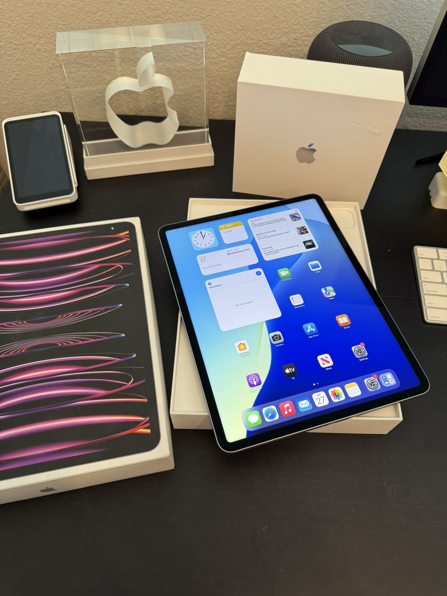 Apple 12.9” iPad Pro 6th Generation M2 Chip 128GB WiFi! 90 day warranty! We offer financing!