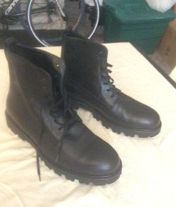 VINCE leather boots