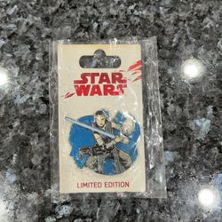Disney Star Wars The Last Jedi Rey Pin Limited Edition 5000.  Brand New On Original Card 