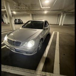Mercedes Benz C350  06/ Silver