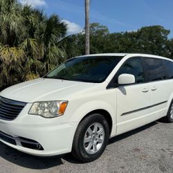 2011 Chrysler Town & Country