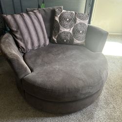 $20 Swivel Couch