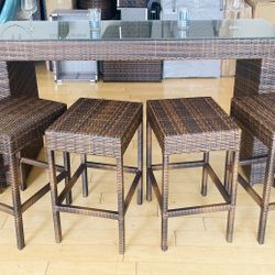 OUTDOOR PATIO FURNITURE BAR TABLE AND 6 CHAIRS 