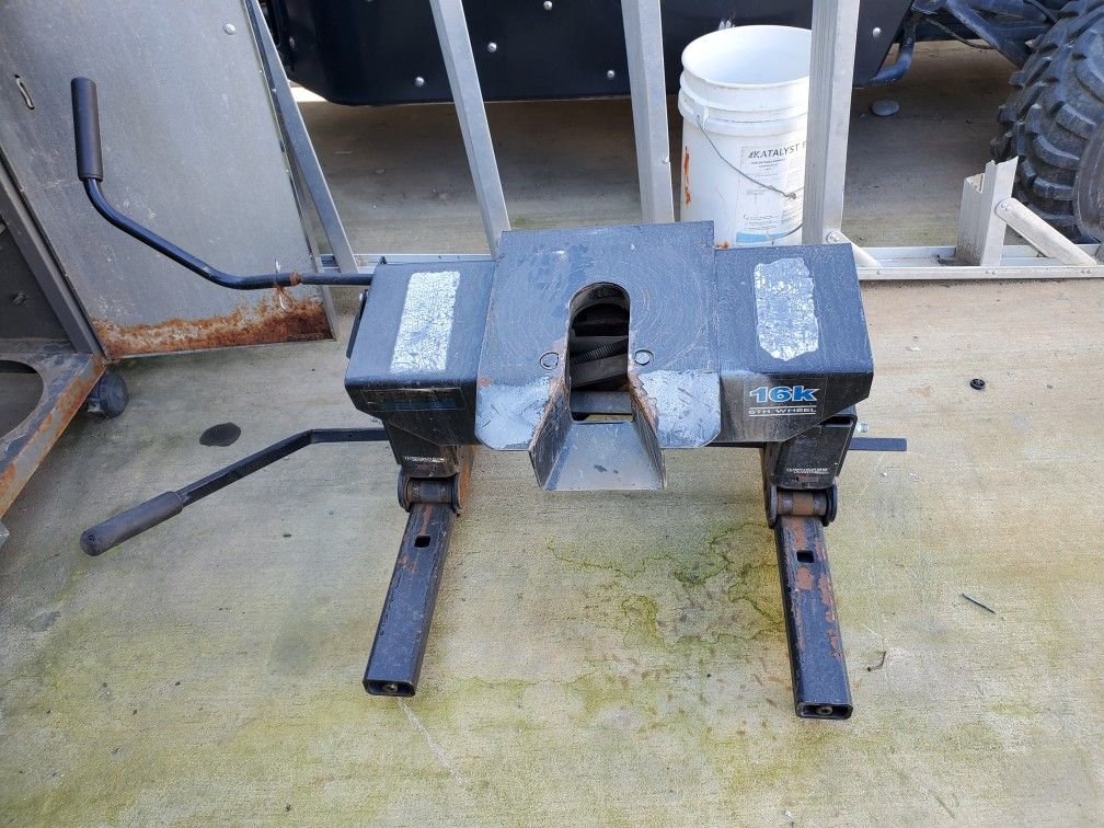 Reese 16K 5th Wheel Hitch w/Kwik Slide