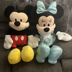 Giant Mickey & Minnie