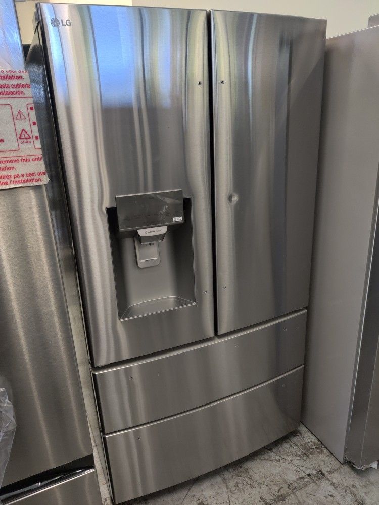 New Standard-Depth Craft Ice 27.8-cu ft 4 -Door Smart Compatible French Door Refrigerator with Du