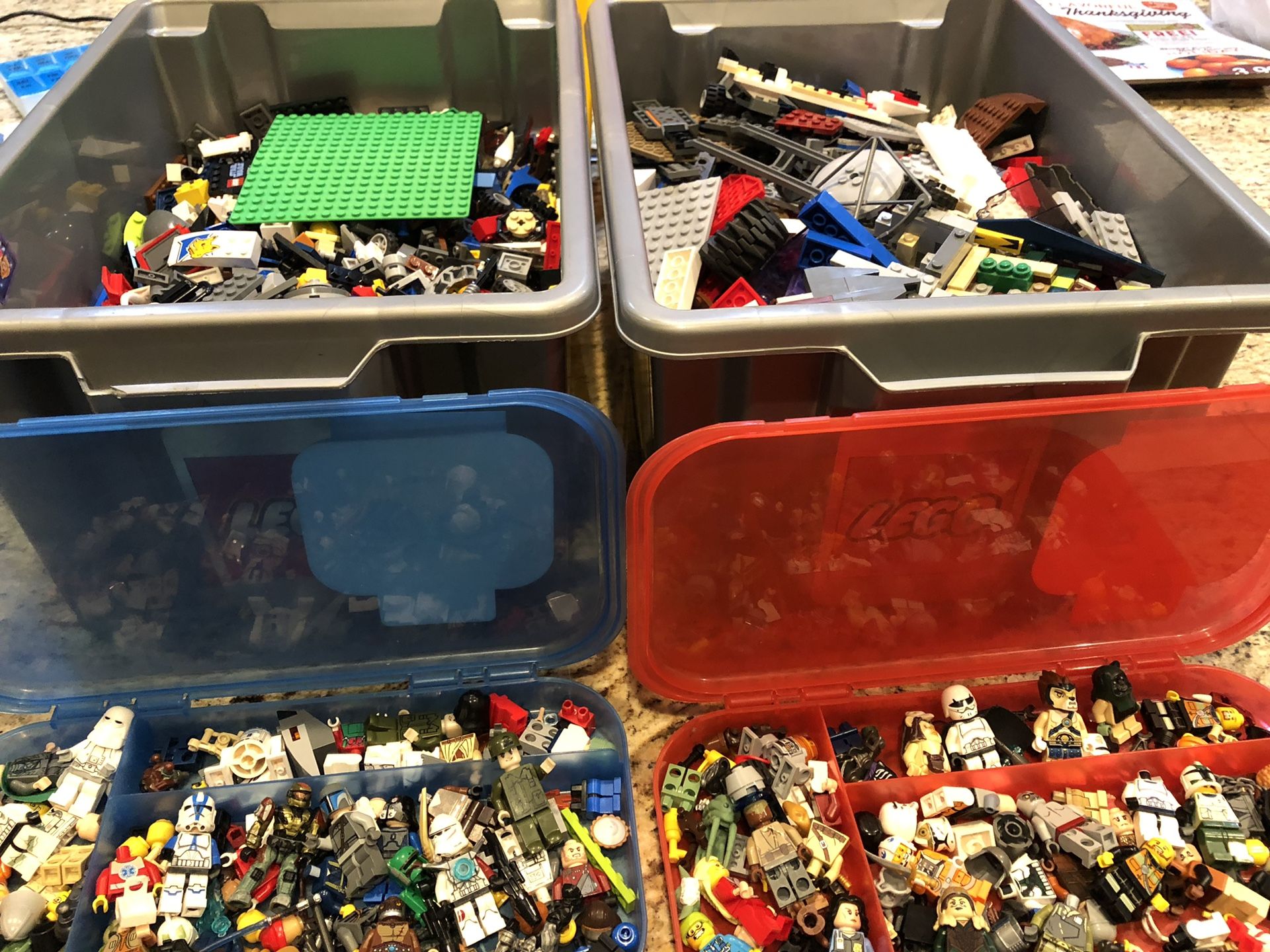 Thousands of LEGO plus people and accessories