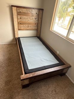 (2) Twin Bed Bed Frames w/ Box Spring