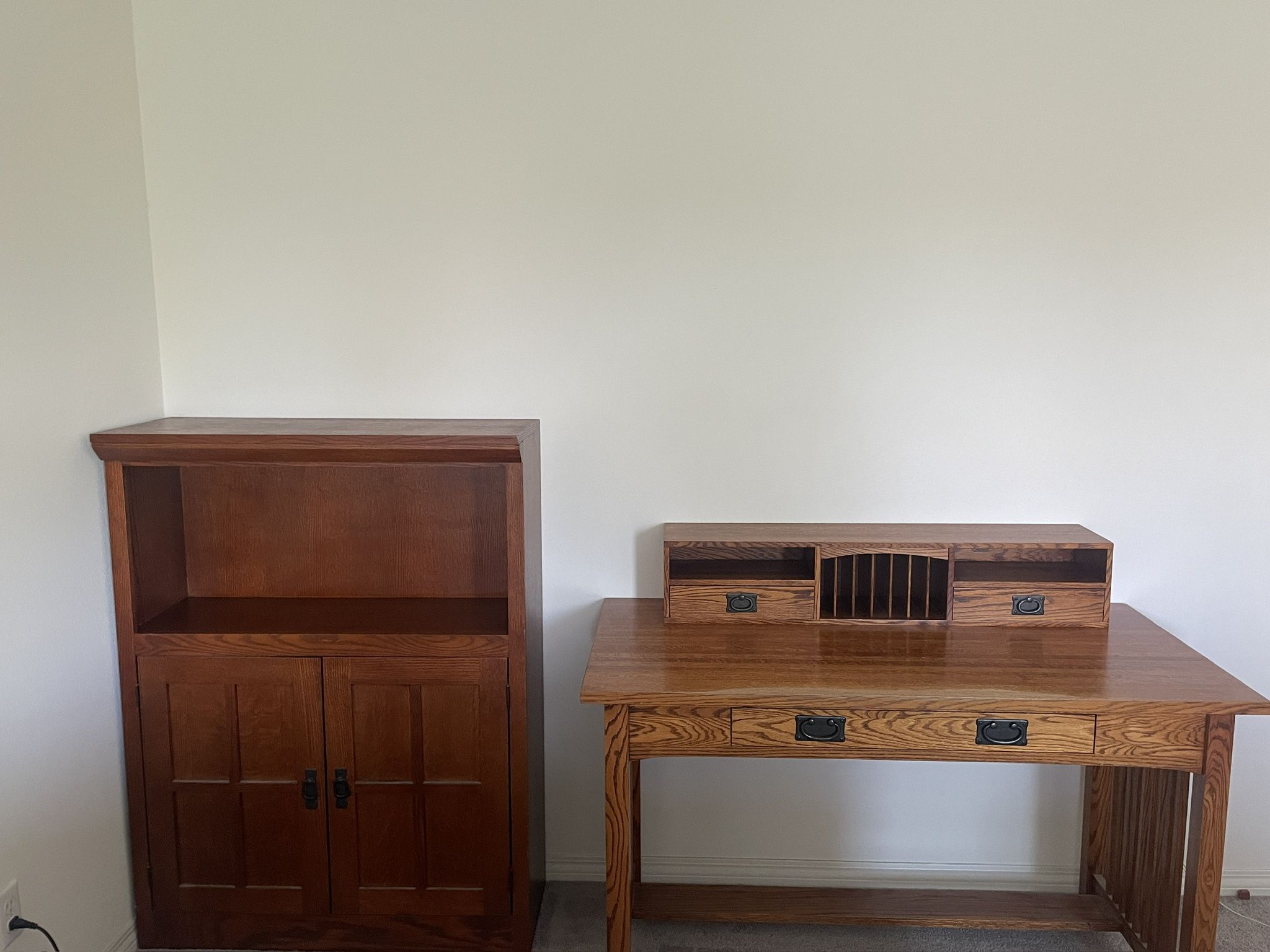 โ๏ธTwo Piece Restoration Hardware Matching Desk with Hutch and Cabinet๐