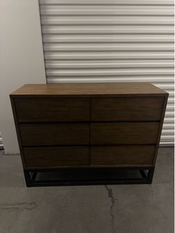 Home Meridian Weston 6-Drawer Dresser - Natural Wood / Black Base - Must Sell