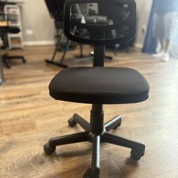 Mainstays Mesh Task Chair with Plush Padded Seat, Teens and Adult, Black/Black