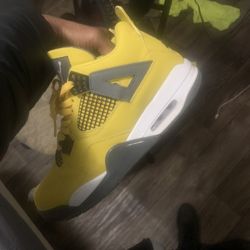 Jordan 4 Lightings