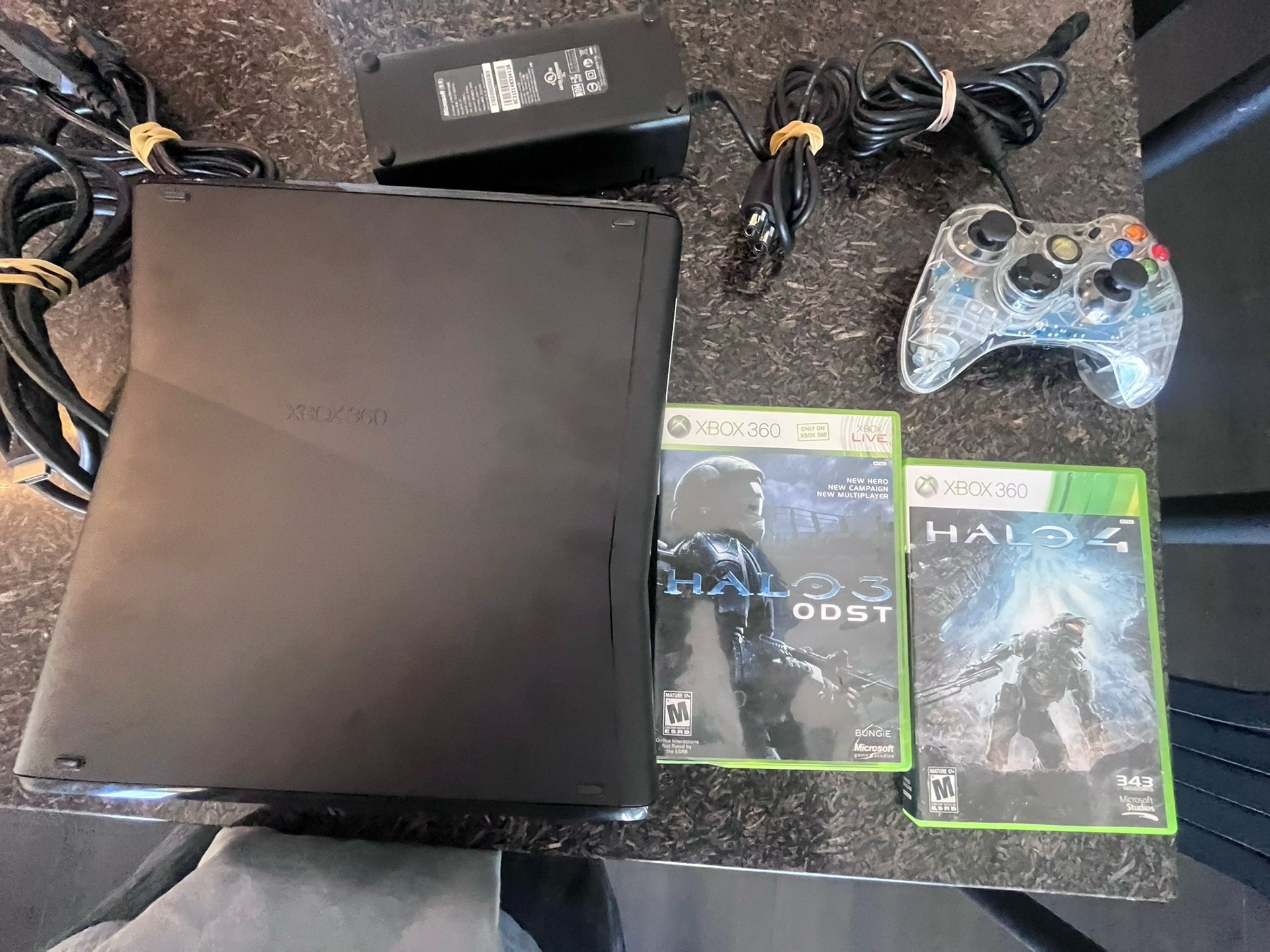 Xbox 360 Slim W Control And Games