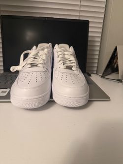 Nike Air Force 1 Triple White Size 9