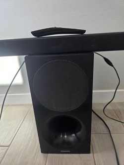 Samsung Soundbar  and Wireless Subwoofer -Great condition