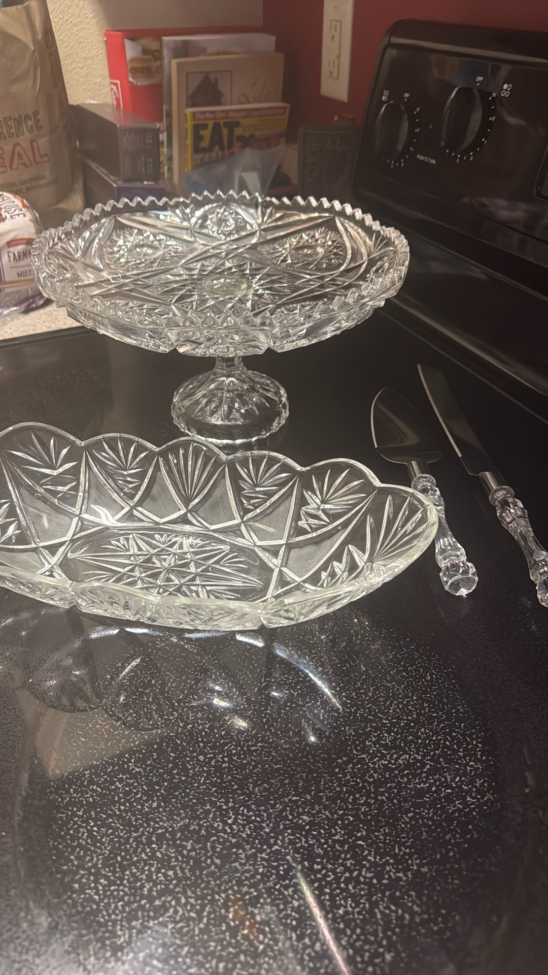 Pedestal Cake Oblong Fruit & Utensils