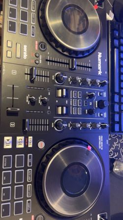 Numark Mixtrack Platinum FX 2-Channel DJ Controller