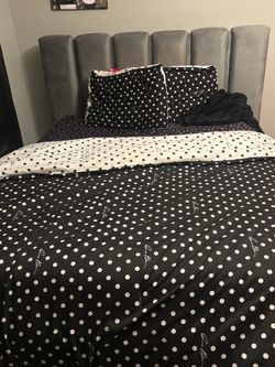 Queen size bed