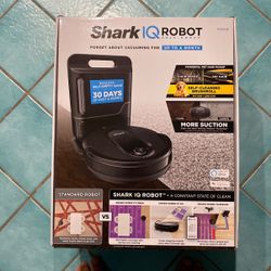 Brand New Shark IQ Robot Vaccum Cleaner With Sepf Empty Bin