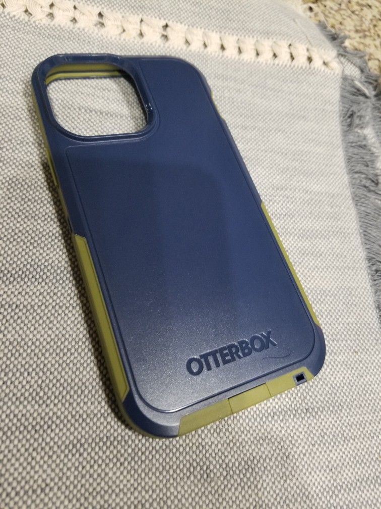iPhone 13 Pro Max Otterbox case