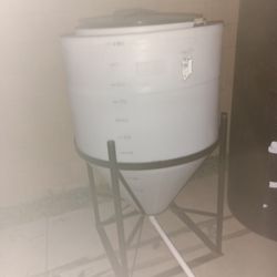 150 Gallon Water Storage