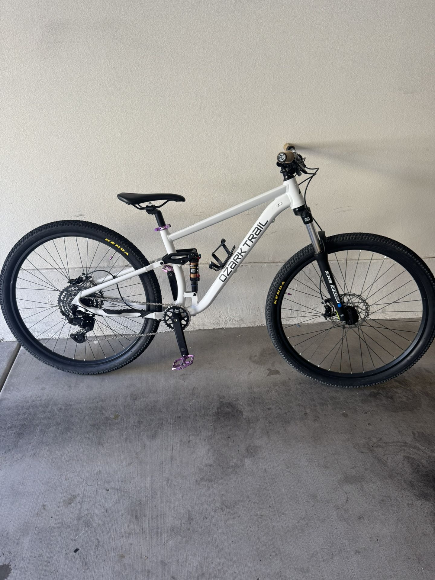 Full Suspension Mountain Bike 29” Wheels Size Medium