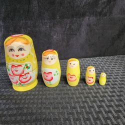 2 Russian Nesting Dolls