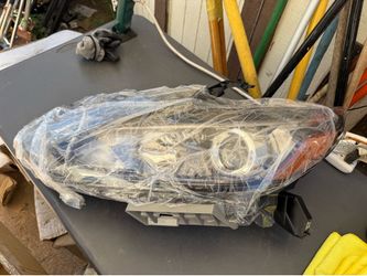 2016 Nissan Altima Driver Headlight
