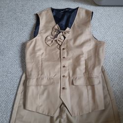 Young Men 3 Pcs Suit Set For Wedding, Party, Birthday, Or Normal Evenst Solid Color Size M Pants, Vest and bow$40 Each 