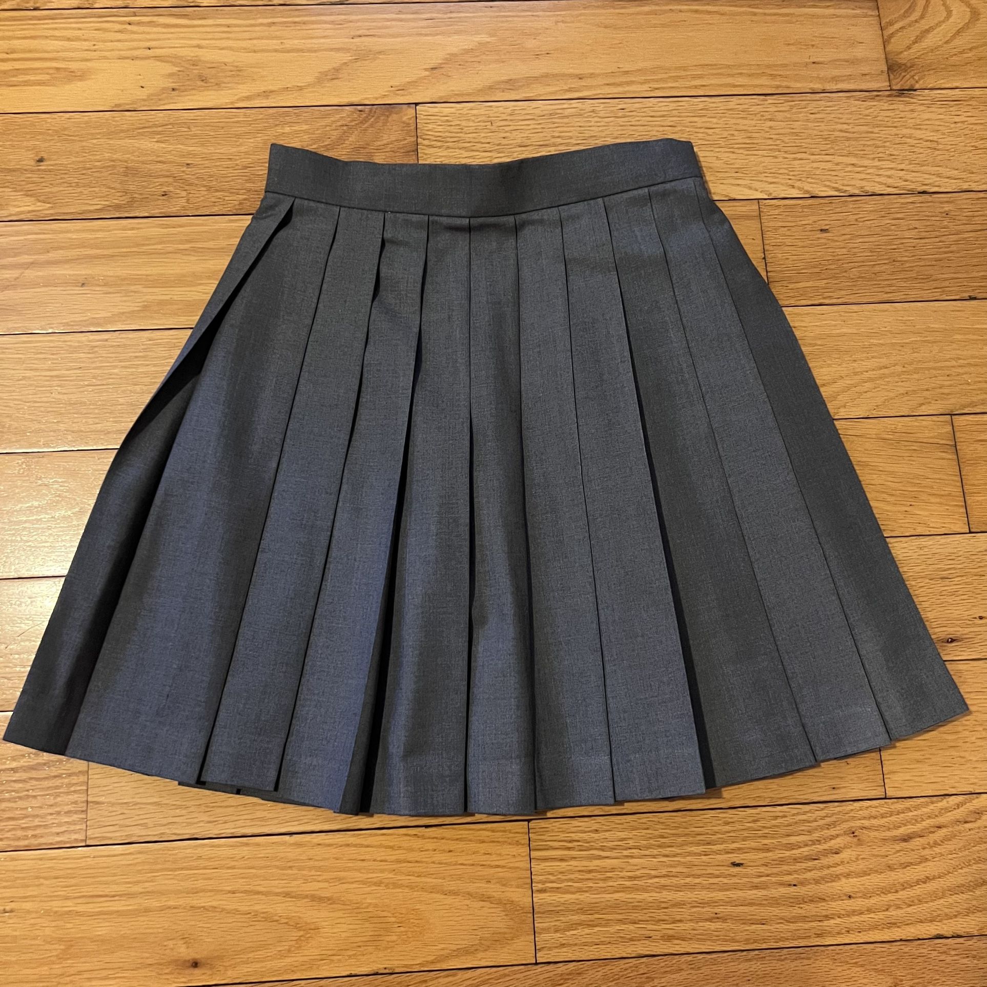 Woman Gray skirt (s)
