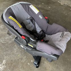 Graco Snugride 30 Click Connect Car Seat With Two Bases for Sale