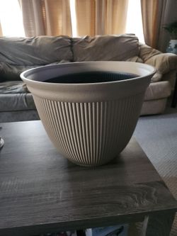 Large Ribbed Plastic Planter Pot