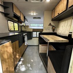 1990 Lance Truck Camper 