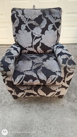 La-Z-Boy "Charlotte" High-Leg Pushback Recliner