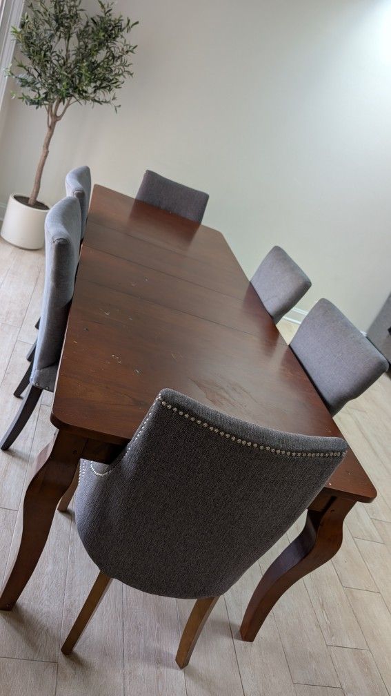 Pottery barn solid wood extendable dining table