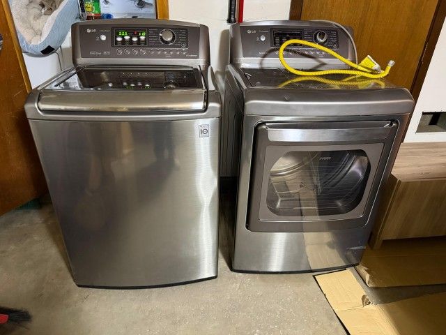 LG Washer And Dryer Set