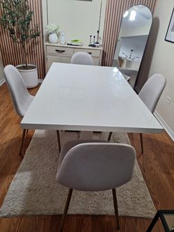 Dinning table and 4 chairs